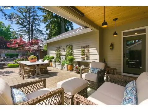 558 6th Street Lake Oswego OR 97034