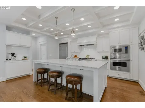558 6th Street Lake Oswego OR 97034