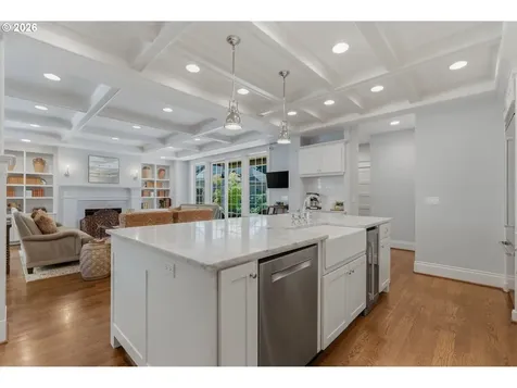 558 6th Street Lake Oswego OR 97034