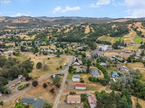316 Wells Road Oakland OR 97462