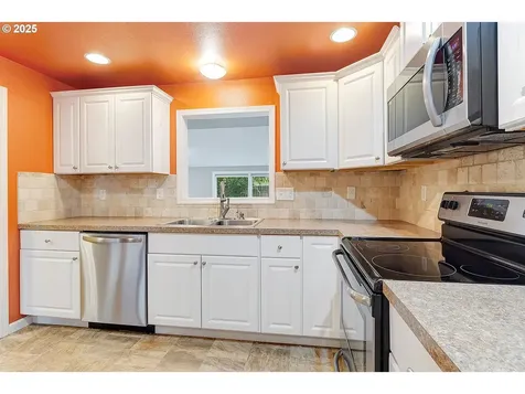 785 SE 21st Avenue Hillsboro OR 97123