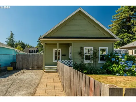 7120 SE Insley Street Portland OR 97206