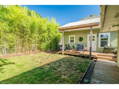 7120 SE Insley Street Portland OR 97206