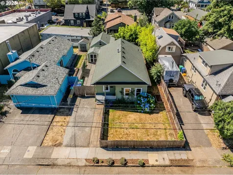 7120 SE Insley Street Portland OR 97206