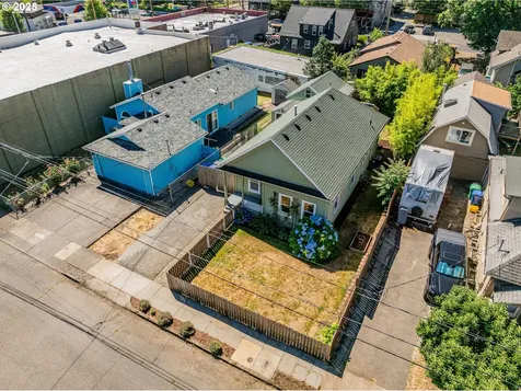 7120 SE Insley Street Portland OR 97206
