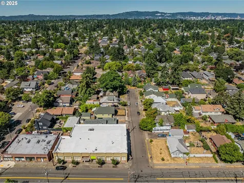 7120 SE Insley Street Portland OR 97206