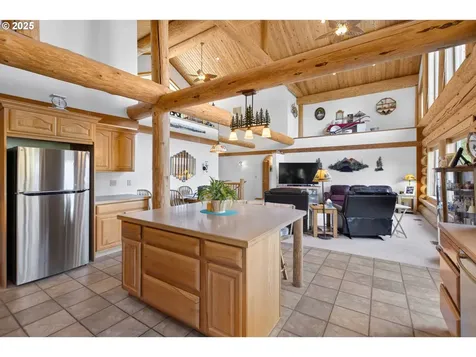 89112 Skyhigh Drive Springfield OR 97477