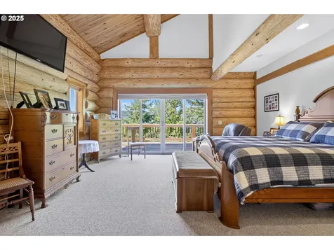 89112 Skyhigh Drive Springfield OR 97477