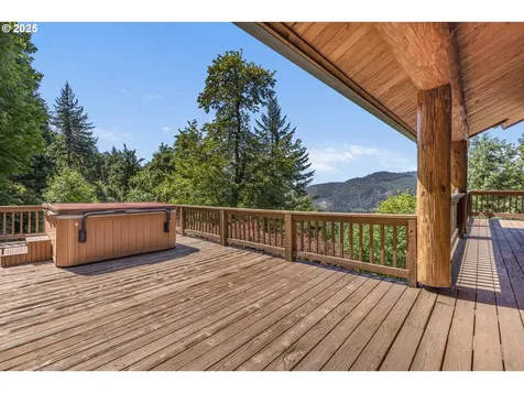 89112 Skyhigh Drive Springfield OR 97477