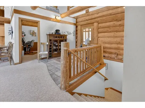89112 Skyhigh Drive Springfield OR 97477