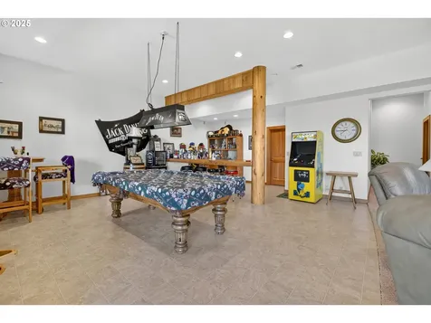 89112 Skyhigh Drive Springfield OR 97477