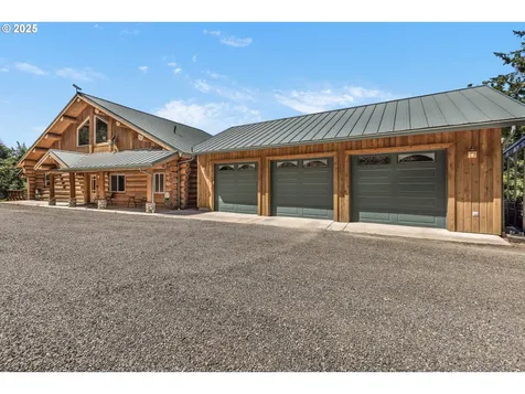 89112 Skyhigh Drive Springfield OR 97477