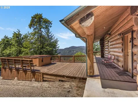 89112 Skyhigh Drive Springfield OR 97477