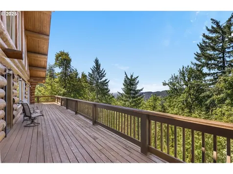 89112 Skyhigh Drive Springfield OR 97477