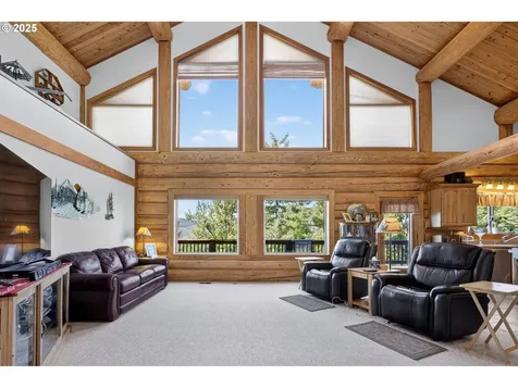 89112 Skyhigh Drive Springfield OR 97477