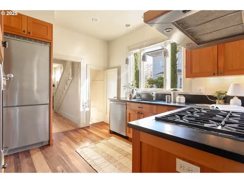 3544 SE Salmon Street Portland OR 97214