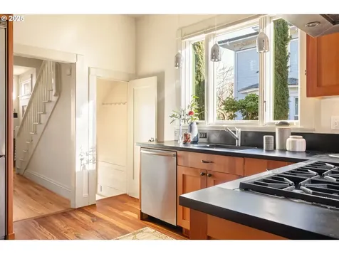3544 SE Salmon Street Portland OR 97214