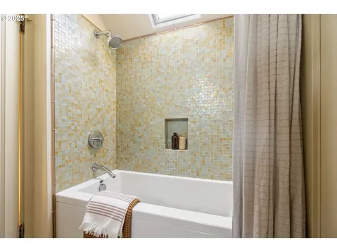 3544 SE Salmon Street Portland OR 97214