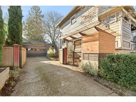 3544 SE Salmon Street Portland OR 97214