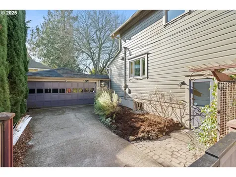 3544 SE Salmon Street Portland OR 97214