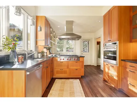 3544 SE Salmon Street Portland OR 97214