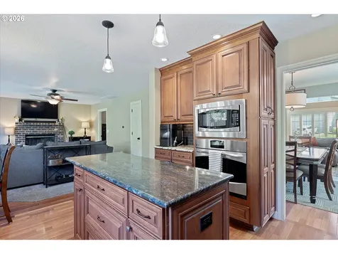 19778 Castleberry Loop Oregon City OR 97045