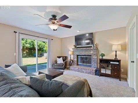 19778 Castleberry Loop Oregon City OR 97045
