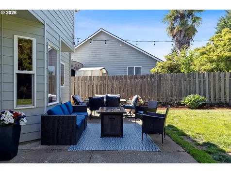 19778 Castleberry Loop Oregon City OR 97045
