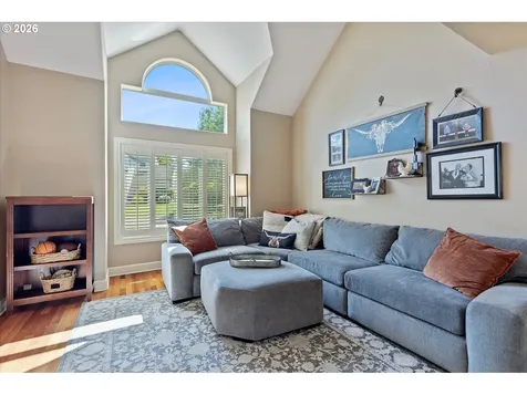 19778 Castleberry Loop Oregon City OR 97045