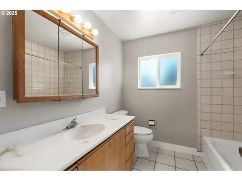 2002 Bloyd Street Kelso WA 98626