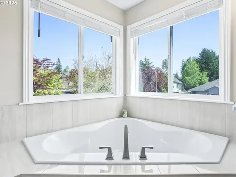 5091 SE Woodland Drive Gresham OR 97080