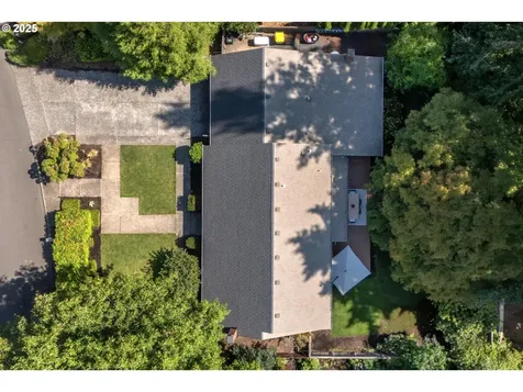 7410 SW Pineridge Court Portland OR 97225