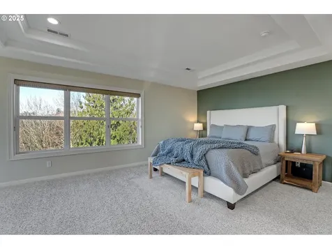 8033 NW Hazeltine Street Portland OR 97229