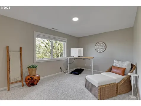 8033 NW Hazeltine Street Portland OR 97229