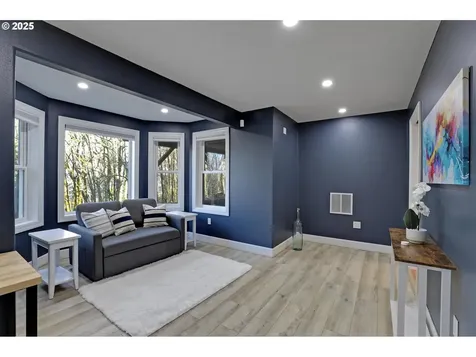 8033 NW Hazeltine Street Portland OR 97229