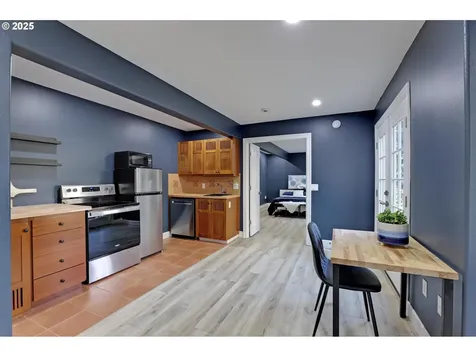 8033 NW Hazeltine Street Portland OR 97229