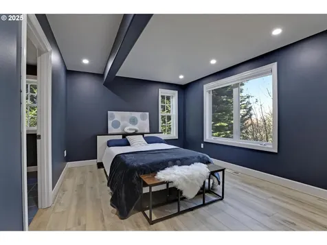 8033 NW Hazeltine Street Portland OR 97229