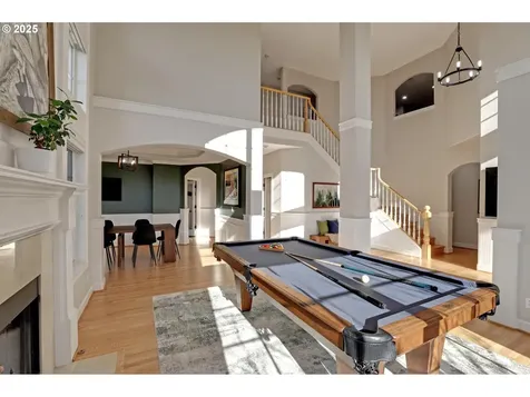 8033 NW Hazeltine Street Portland OR 97229
