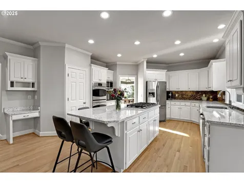 8033 NW Hazeltine Street Portland OR 97229