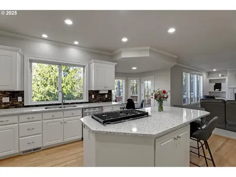 8033 NW Hazeltine Street Portland OR 97229