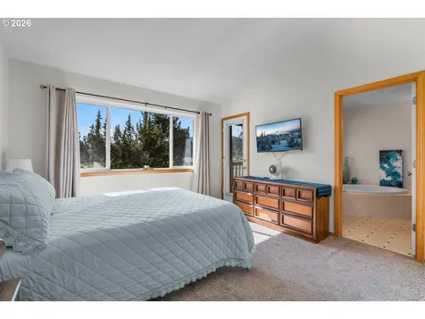 1045 Golden Pheasant Drive Redmond OR 97756