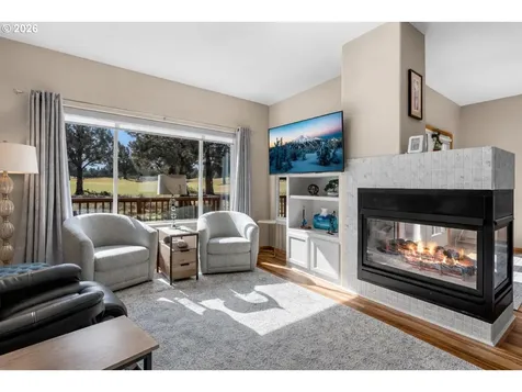 1045 Golden Pheasant Drive Redmond OR 97756
