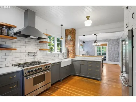 11110 SE Cherry Blossom Drive Portland OR 97216