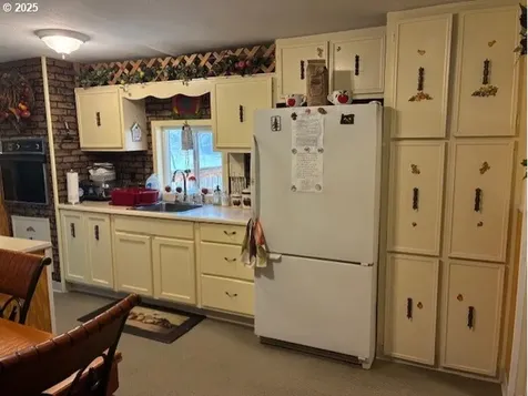 8738 Buckhorn Road Roseburg OR 97470