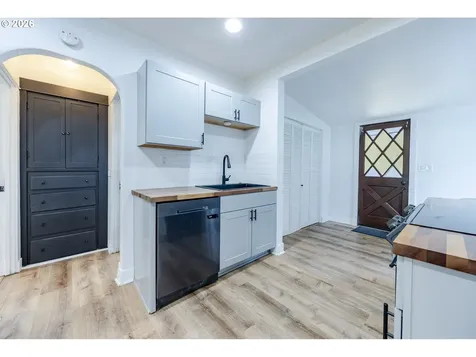 1362 W 11th Avenue Eugene OR 97402