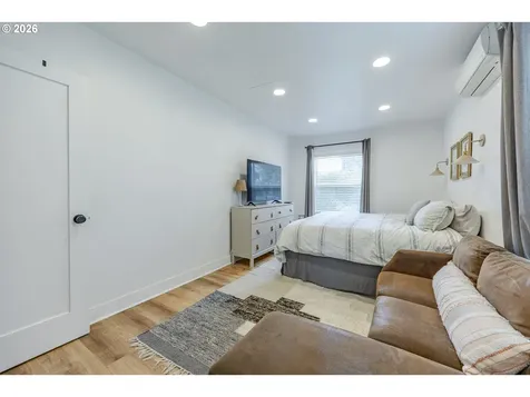 1362 W 11th Avenue Eugene OR 97402