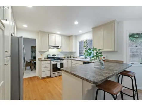 10864 SW Creightonwood Place Portland OR 97219