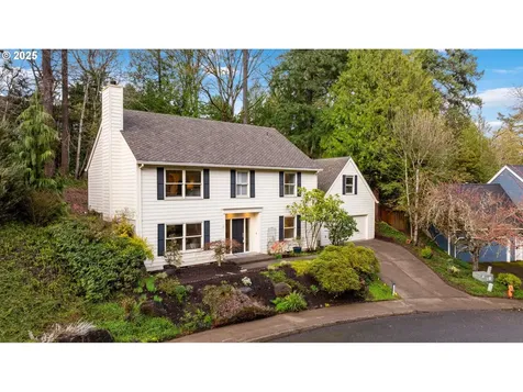 10864 SW Creightonwood Place Portland OR 97219