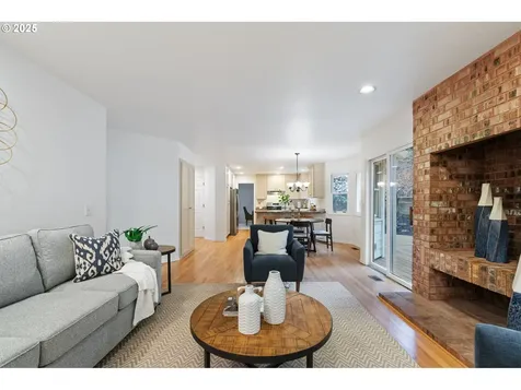 10864 SW Creightonwood Place Portland OR 97219