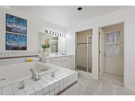 10864 SW Creightonwood Place Portland OR 97219